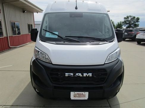 Used 2026 RAM ProMaster 2500 w/ Convenience Group FWD image 4