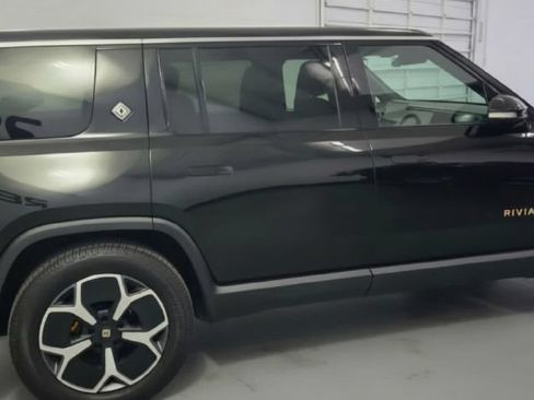 Used 2024 Rivian R1S Adventure AWD/4WD image 6