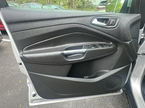 Used 2017 Ford Escape SE AWD/4WD image 26
