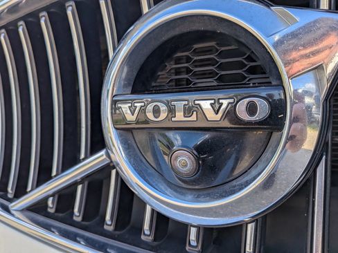Used 2018 Volvo S90 T8 Inscription w/ Convenience Package AWD/4WD image 11