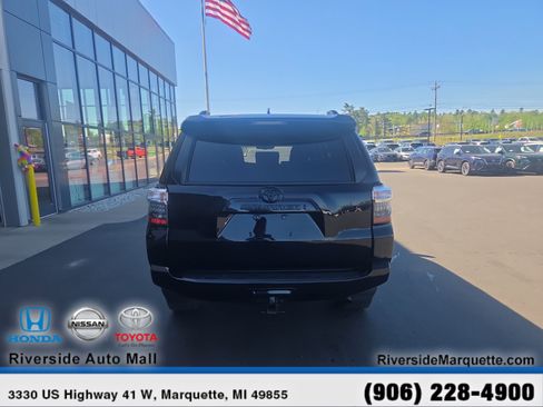 Used 2024 Toyota 4Runner SR5 AWD/4WD image 7