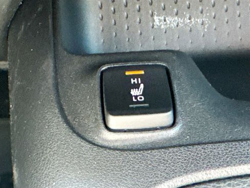 Used 2020 Toyota Corolla XLE image 21