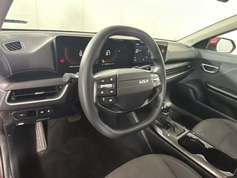 Used 2025 Kia K4 FWD image 13