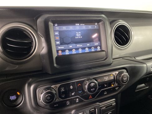 Used 2023 Jeep Wrangler Sport AWD/4WD image 27