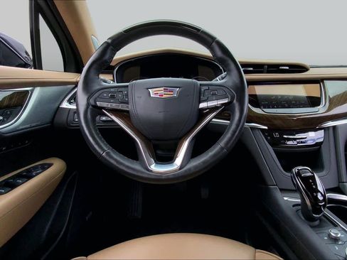 Used 2023 Cadillac XT6 Premium Luxury w/ Platinum Package FWD image 6