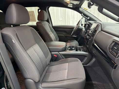 Used 2023 Nissan Titan SV w/ SV Convenience Package image 29