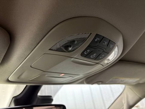 Used 2023 Chrysler Pacifica Touring-L FWD image 29