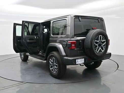 New 2026 Jeep Wrangler Unlimited Sahara AWD/4WD image 40