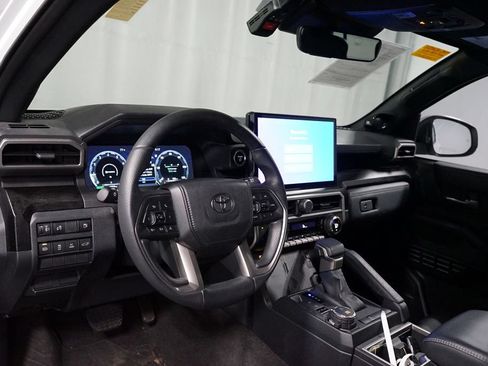 Used 2026 Toyota 4Runner Limited AWD/4WD image 7