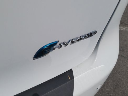 Certified 2024 Chrysler Pacifica Limited FWD image 24