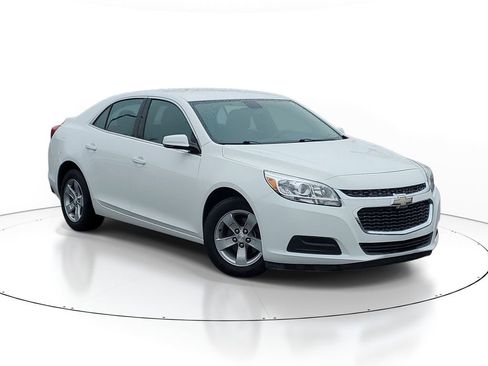 Used 2016 Chevrolet Malibu LT image 1