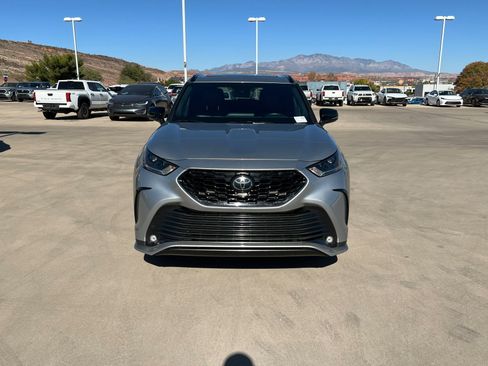 Certified 2022 Toyota Highlander XSE image 11