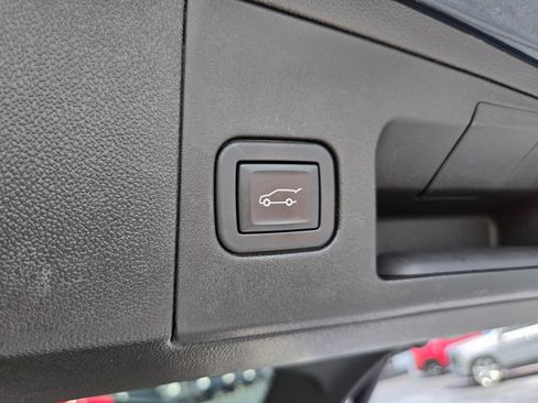 Used 2024 Cadillac XT5 Premium Luxury w/ Platinum Package FWD image 18