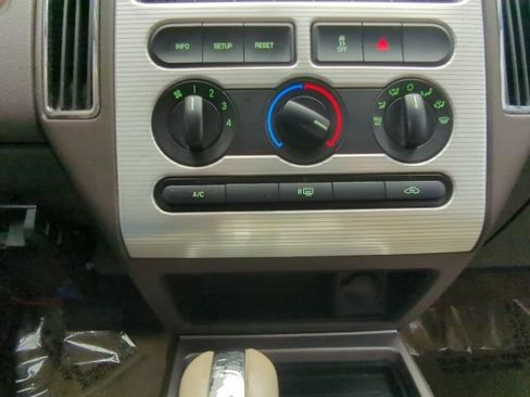Used 2010 Ford Edge SEL FWD image 18