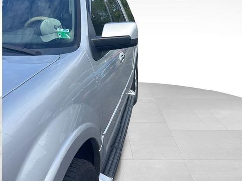 Used 2010 Ford Expedition Limited image 3