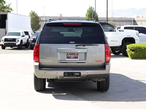 Used 2007 GMC Yukon SLT w/ SLT Preferred Equipment Group AWD/4WD image 5