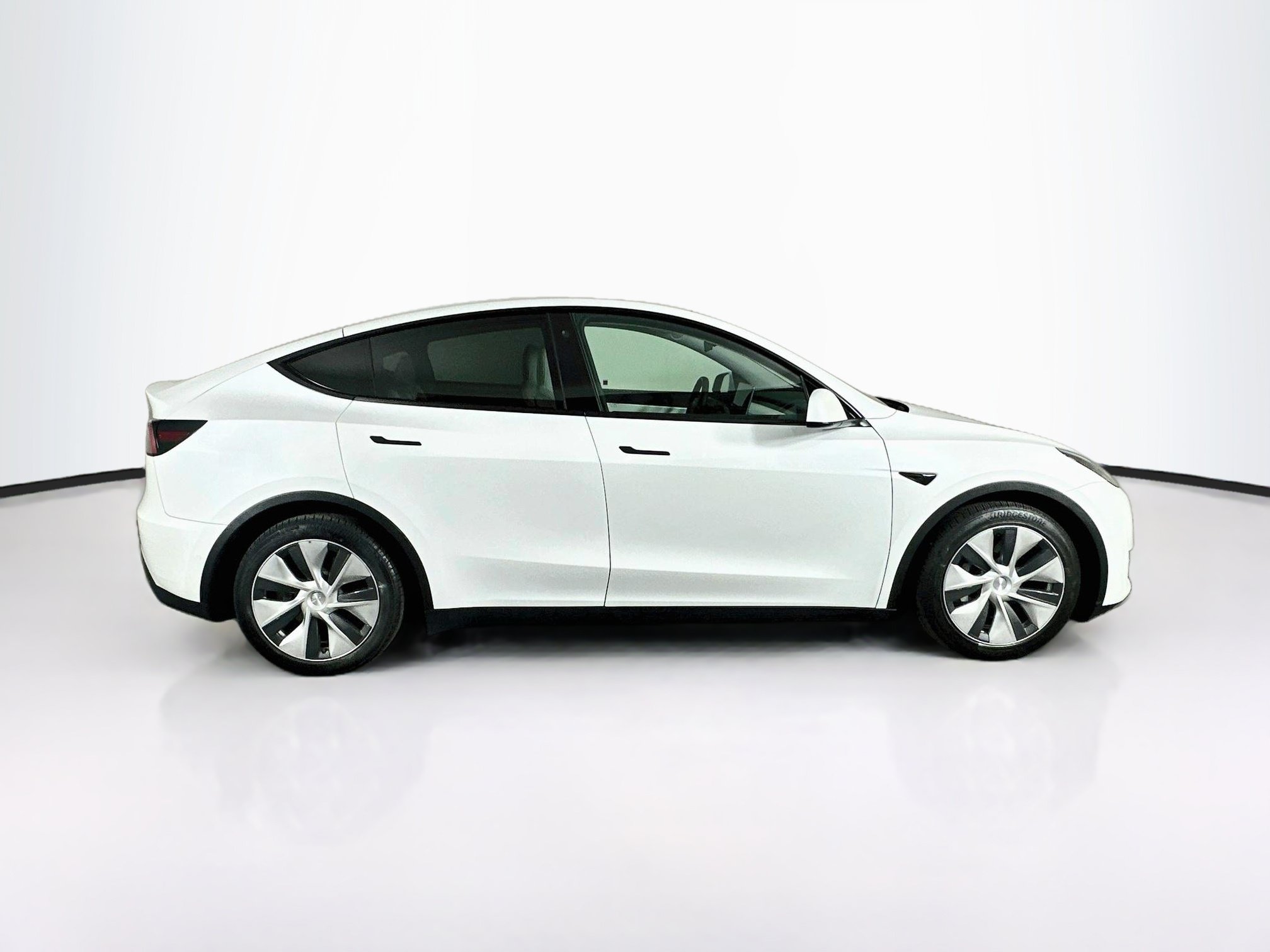 Used 2022 Tesla Model Y Long Range AWD/4WD image 10