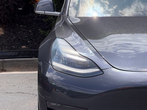 Used 2018 Tesla Model 3 Long Range RWD image 4
