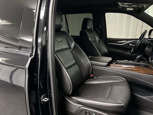 Certified 2022 Cadillac Escalade Premium Luxury w/ Touring Package AWD/4WD image 29