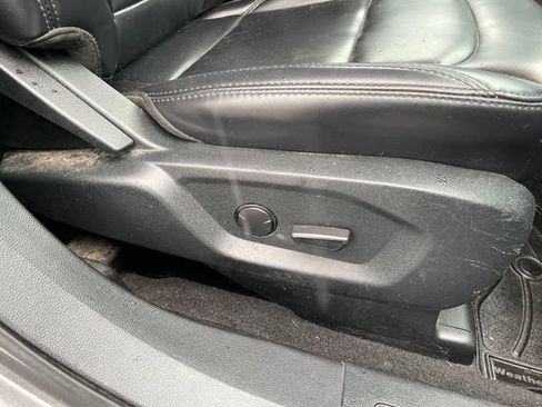 Used 2019 Ford Explorer XLT w/ Equipment Group 202A FWD image 39