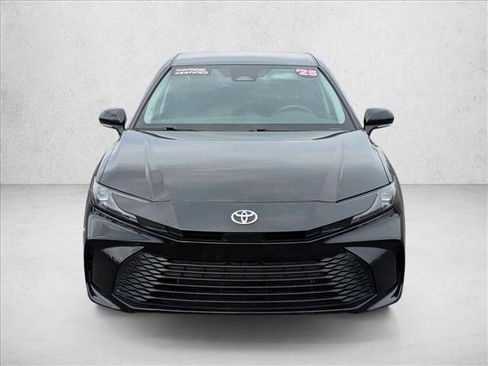 Used 2025 Toyota Camry LE image 2