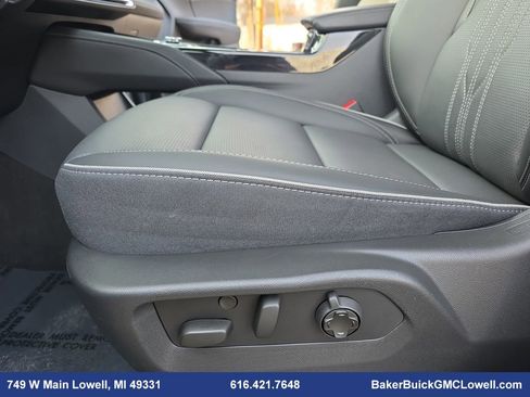 Used 2025 Buick Envision Avenir image 29