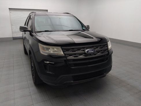 Used 2018 Ford Explorer XLT w/ Equipment Group 202A FWD image 14
