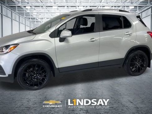Used 2022 Chevrolet Trax LT w/ Driver Confidence Package image 6