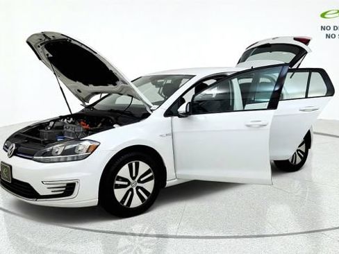 Used 2019 Volkswagen e-Golf SE w/ Driver Assistance Package FWD image 14