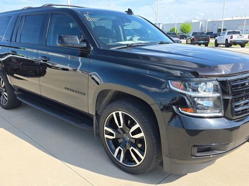 Used 2018 Chevrolet Suburban LT w/ RST Edition image 9