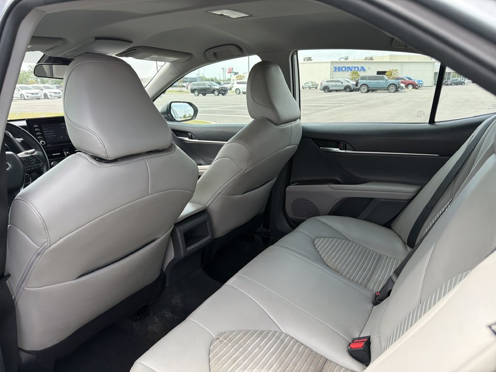 Used 2023 Toyota Camry SE FWD image 11