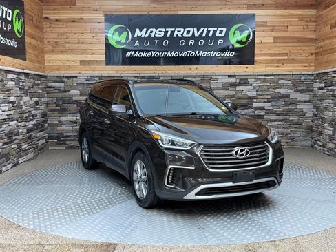 Used 2017 Hyundai Santa Fe SE AWD/4WD image 2