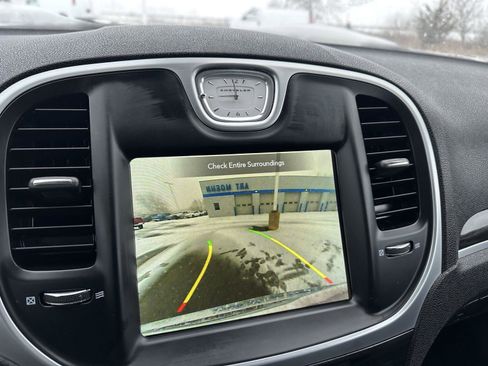 Used 2022 Chrysler 300 Touring image 30