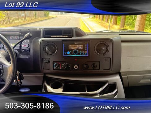 Used 2009 Ford E-350 and Econoline 350 Extended Super Duty RWD image 17