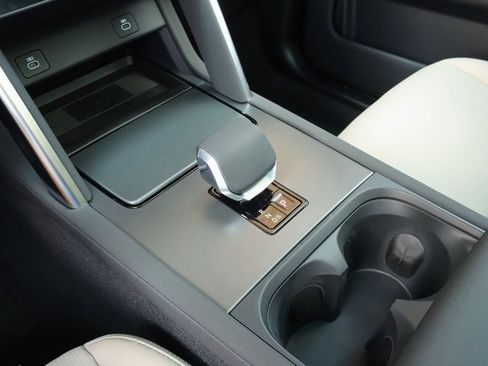 Certified 2025 Land Rover Discovery Sport S image 28