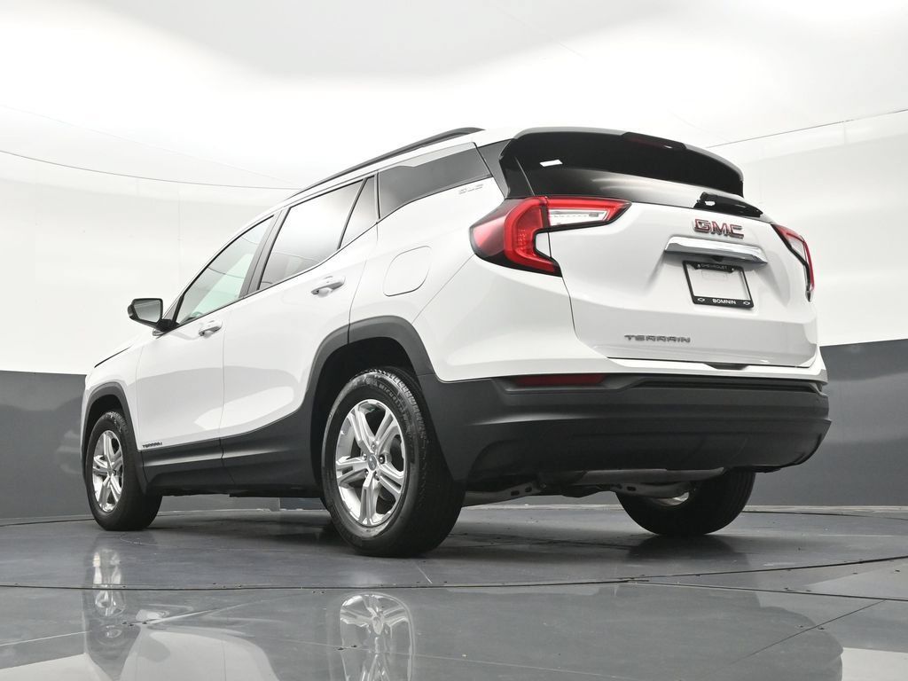 Used 2024 GMC Terrain SLE w/ Driver Convenience Package FWD image 27