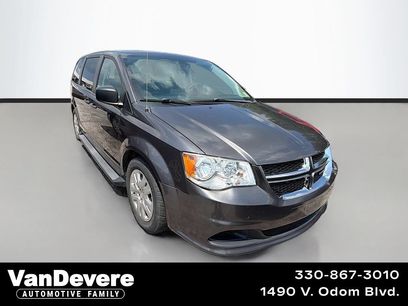 Used 2019 Dodge Grand Caravan SE w/ UConnect Hands-Free Group