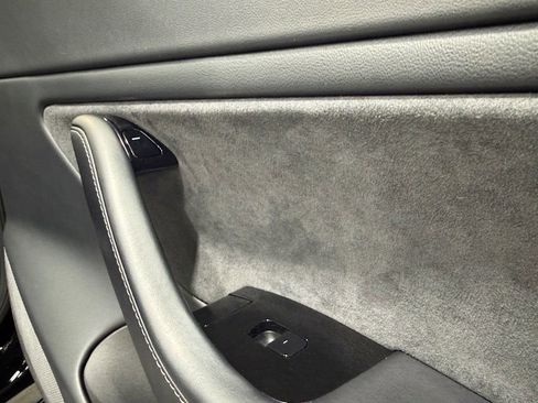 Used 2018 Tesla Model 3 Long Range RWD image 13