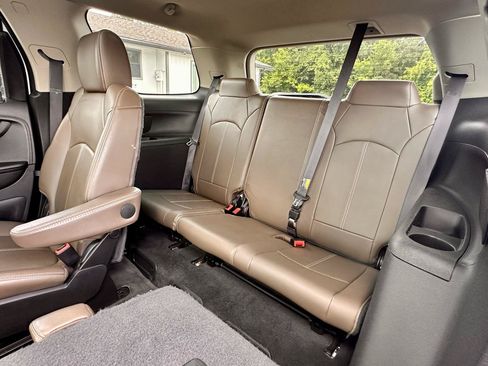 Used 2016 GMC Acadia SLT w/ Open Road Package FWD image 11
