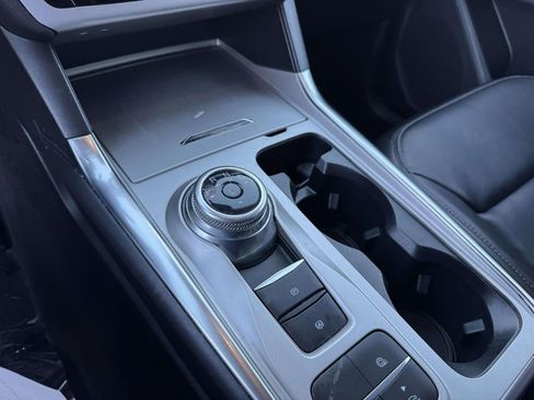 Certified 2022 Ford Explorer XLT w/ Equipment Group 202A image 20