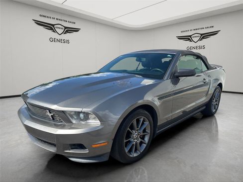 Used 2011 Ford Mustang Premium w/ 203A Rapid Spec Order Code image 1