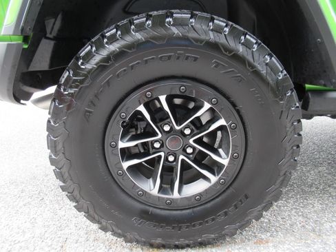 Certified 2025 Jeep Wrangler Unlimited Rubicon w/ XTREMEE 35" Tire Package AWD/4WD image 8