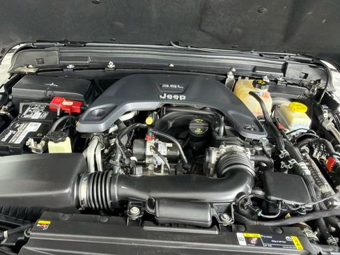 Used 2021 Jeep Wrangler Unlimited Sahara AWD/4WD image 26