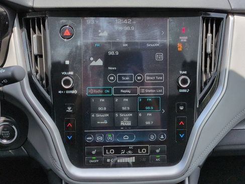 Used 2025 Subaru Outback Premium AWD/4WD image 18