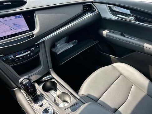 Used 2025 Cadillac XT5 Premium Luxury AWD/4WD image 33