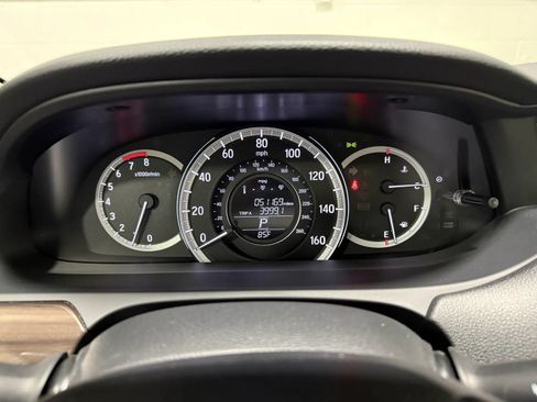 Used 2017 Honda Accord EX-L image 31
