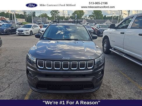 Used 2022 Jeep Compass Latitude w/ Sun and Sound Group AWD/4WD image 2