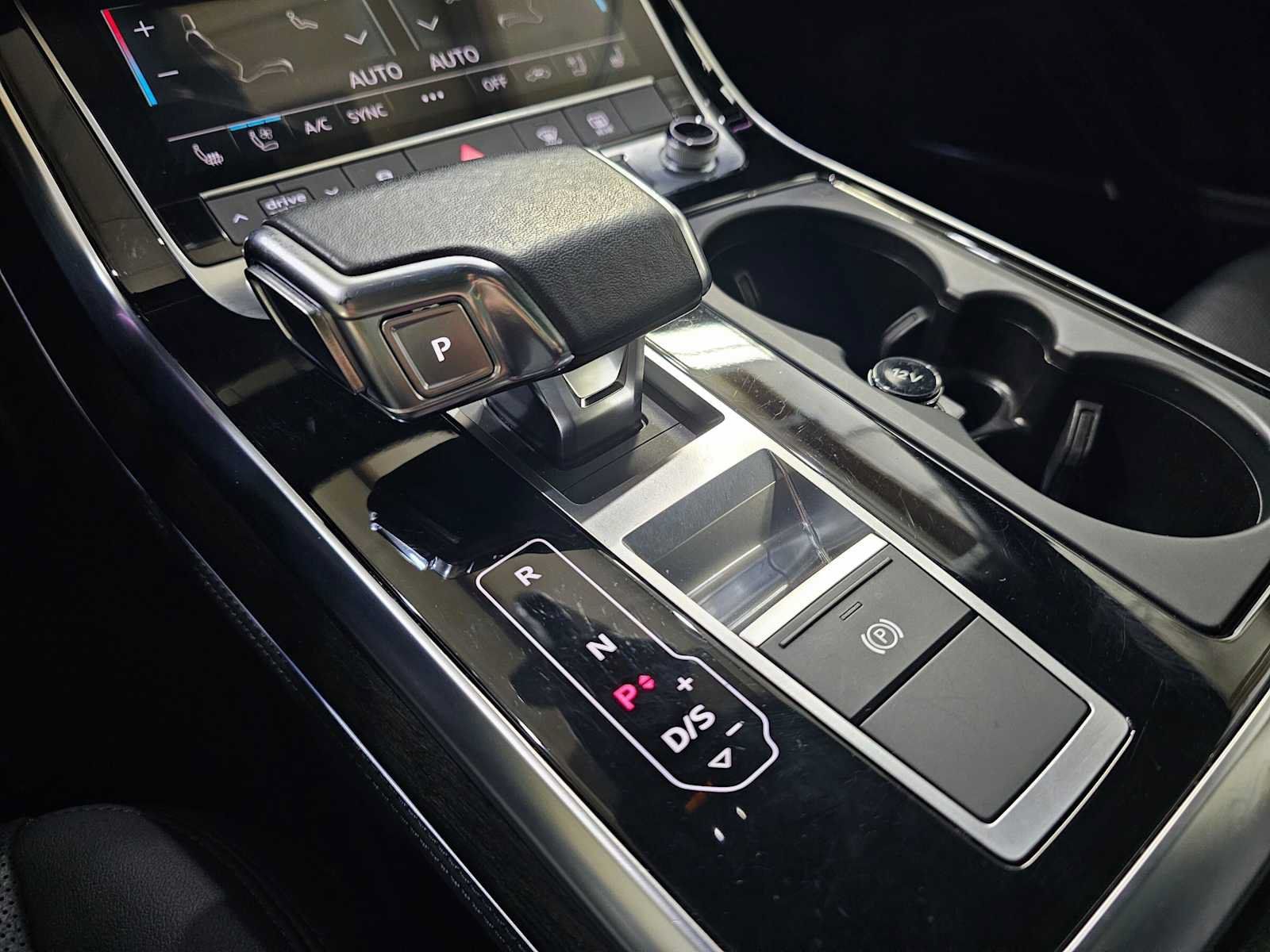 Used 2023 Audi Q7 2.0T Premium Plus w/ Premium Plus Package AWD/4WD image 32
