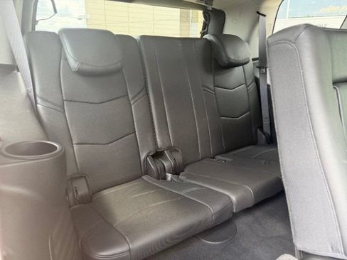 Used 2016 Cadillac Escalade Luxury AWD/4WD image 19