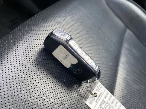 Used 2020 Kia Telluride LX image 30